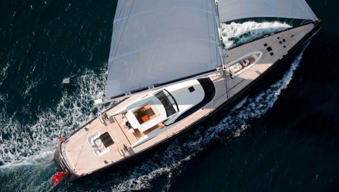 Lady B Mast Sailing
